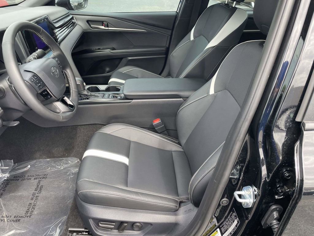 Used 2026 Toyota Camry SE w/ Convenience Package FWD image 29