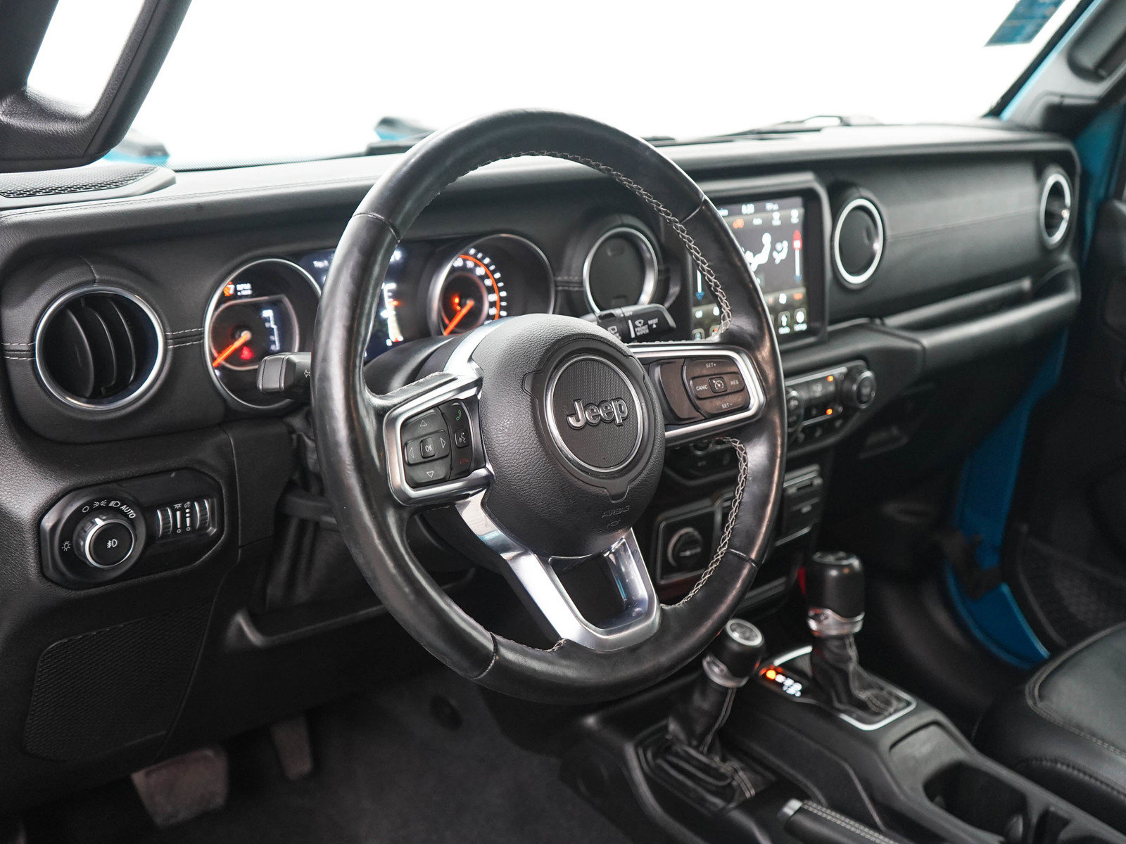 Used 2020 Jeep Wrangler Unlimited Sahara AWD/4WD image 19