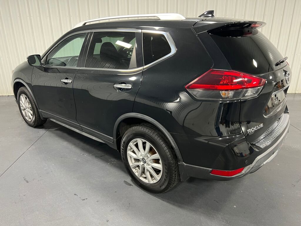Used 2019 Nissan Rogue SV image 16