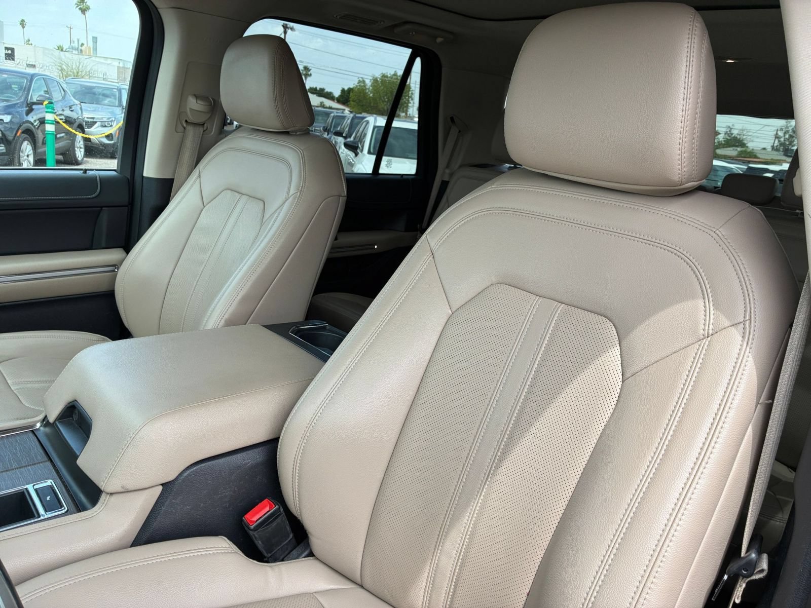 Used 2024 Ford Expedition Limited RWD image 41