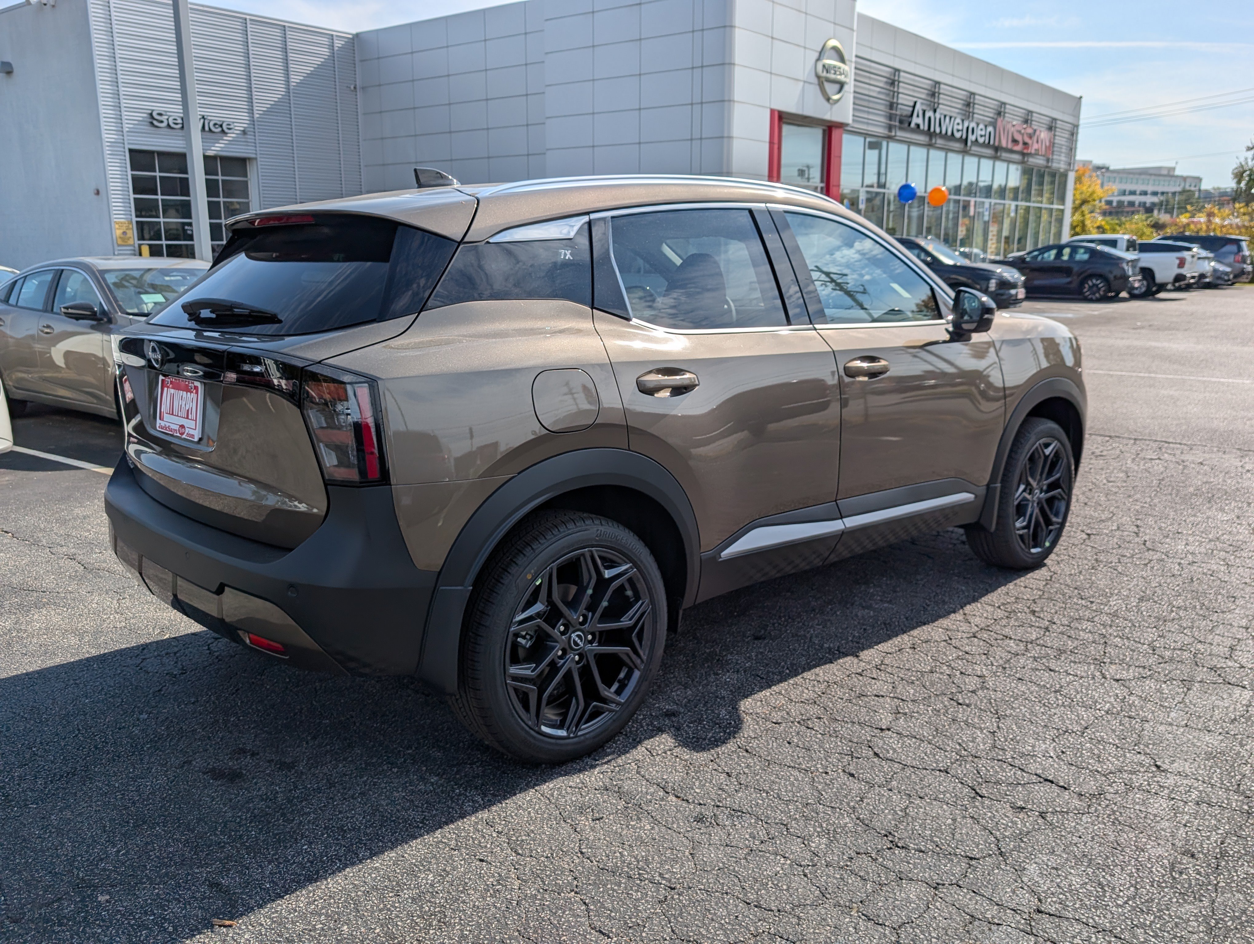 New 2027 Nissan Kicks SR FWD image 3