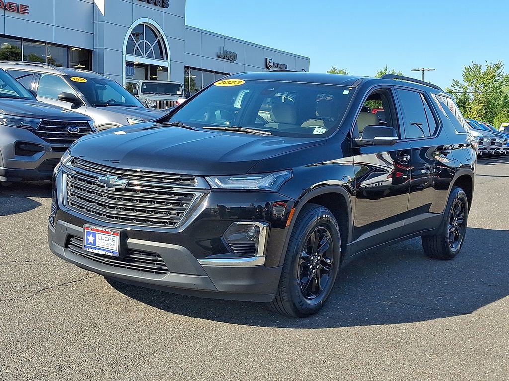 Used 2023 Chevrolet Traverse LS w/ Midnight/Sport Edition image 5