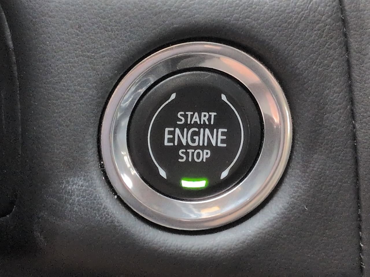 Used 2023 Chevrolet Tahoe Premier AWD/4WD image 17