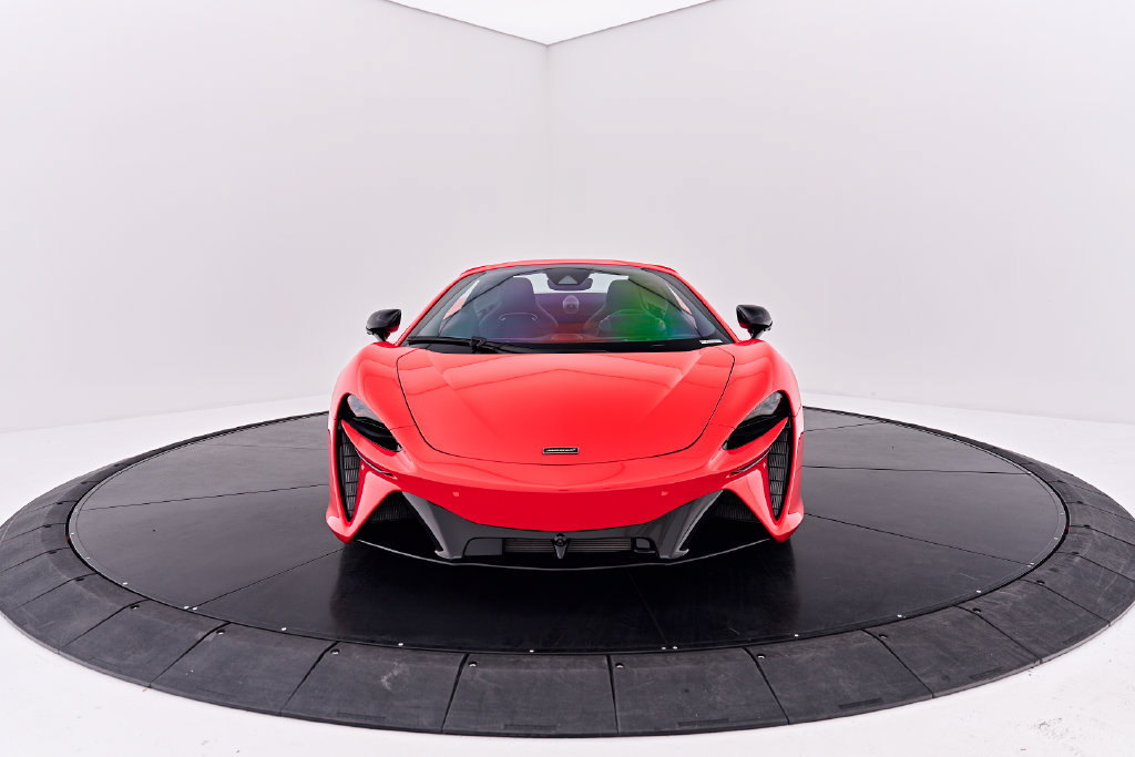 Used 2025 McLaren Artura Spider RWD image 24