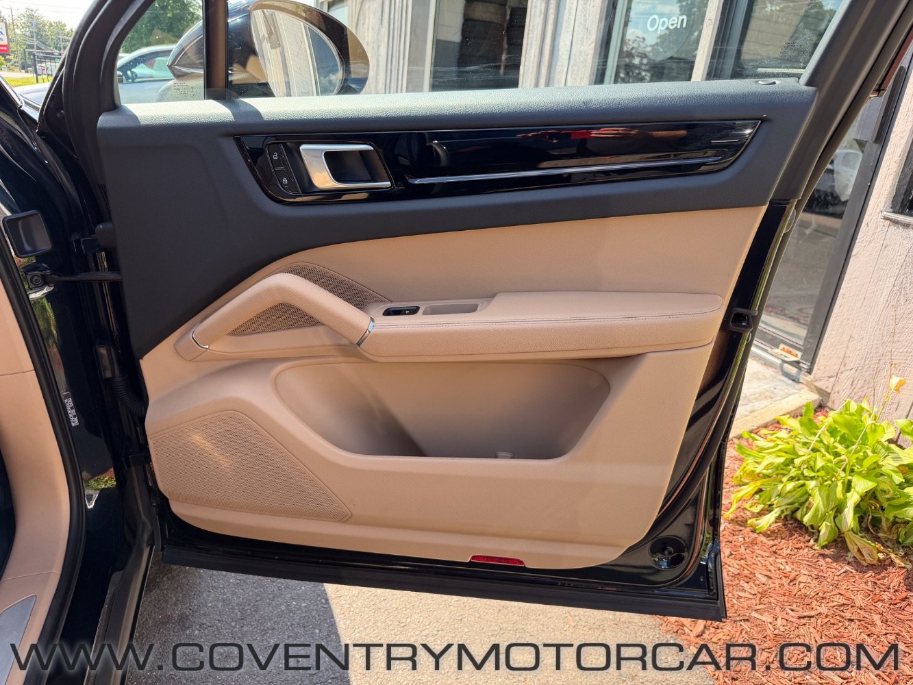 Used 2019 Porsche Cayenne AWD/4WD image 40