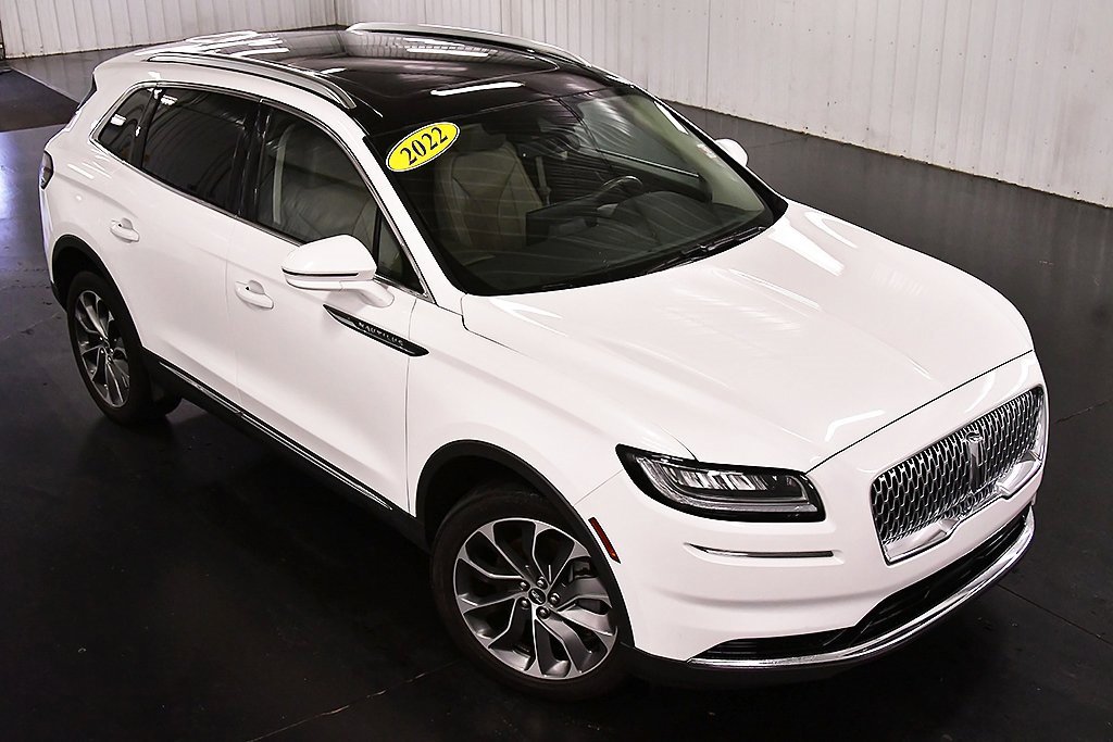 Used 2022 Lincoln Nautilus Reserve image 11