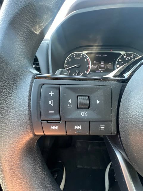 Used 2023 Nissan Rogue SV FWD image 11