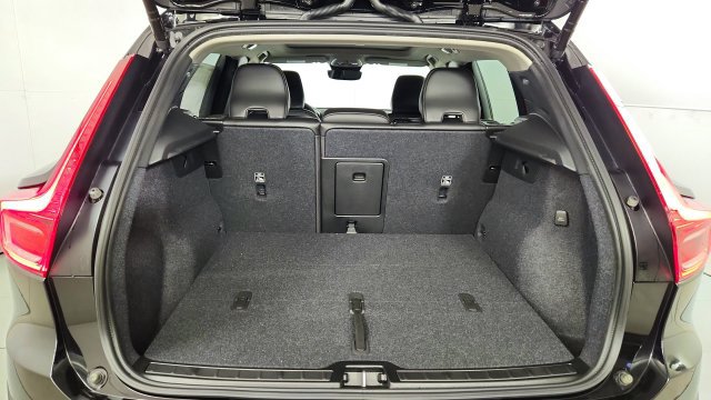 New 2026 Volvo XC40 B5 Plus w/ Protection Package Premier AWD/4WD image 39
