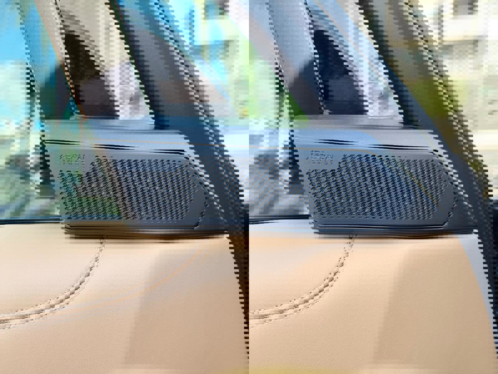 Used 2024 Land Rover Range Rover Long Wheelbase Autobiography image 31