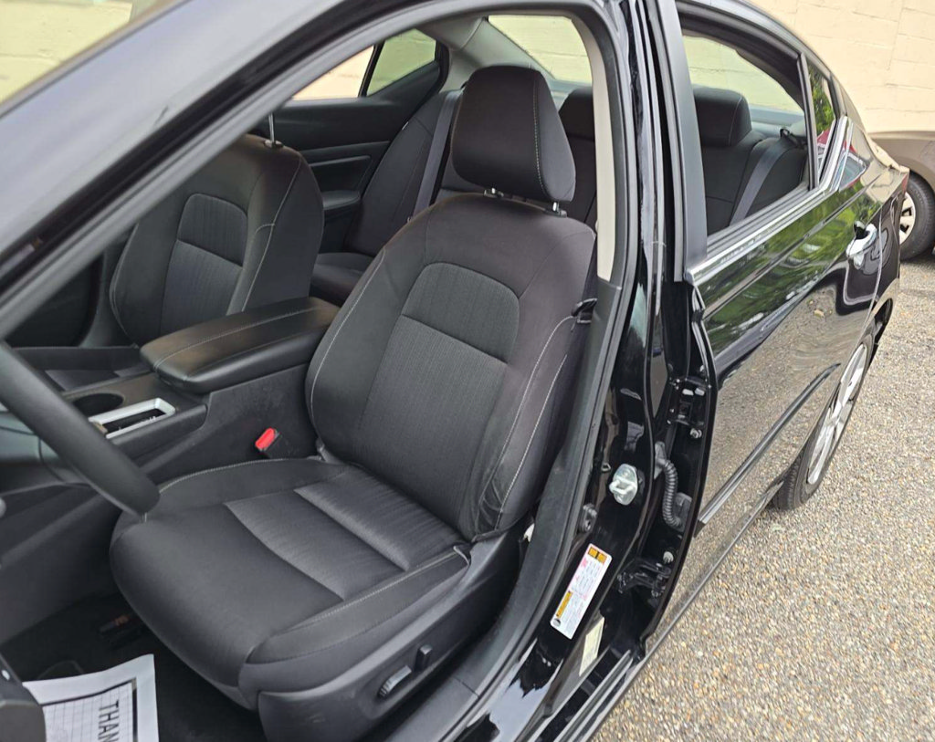 Used 2020 Nissan Altima 2.5 S FWD image 11
