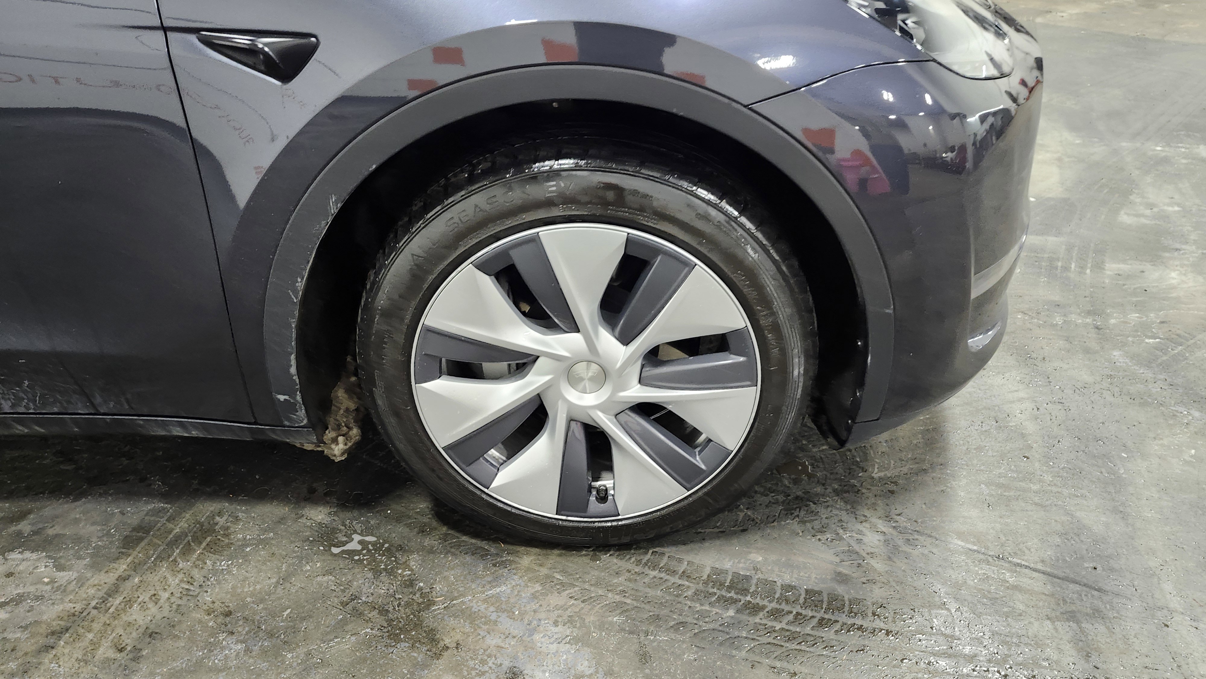 Used 2024 Tesla Model Y Long Range image 11