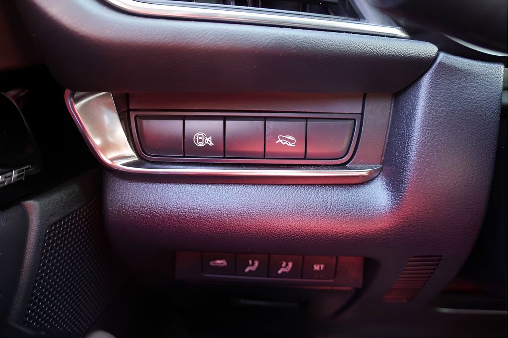 Used 2024 MAZDA CX-30 AWD 2.5 S w/ Premium Package image 19