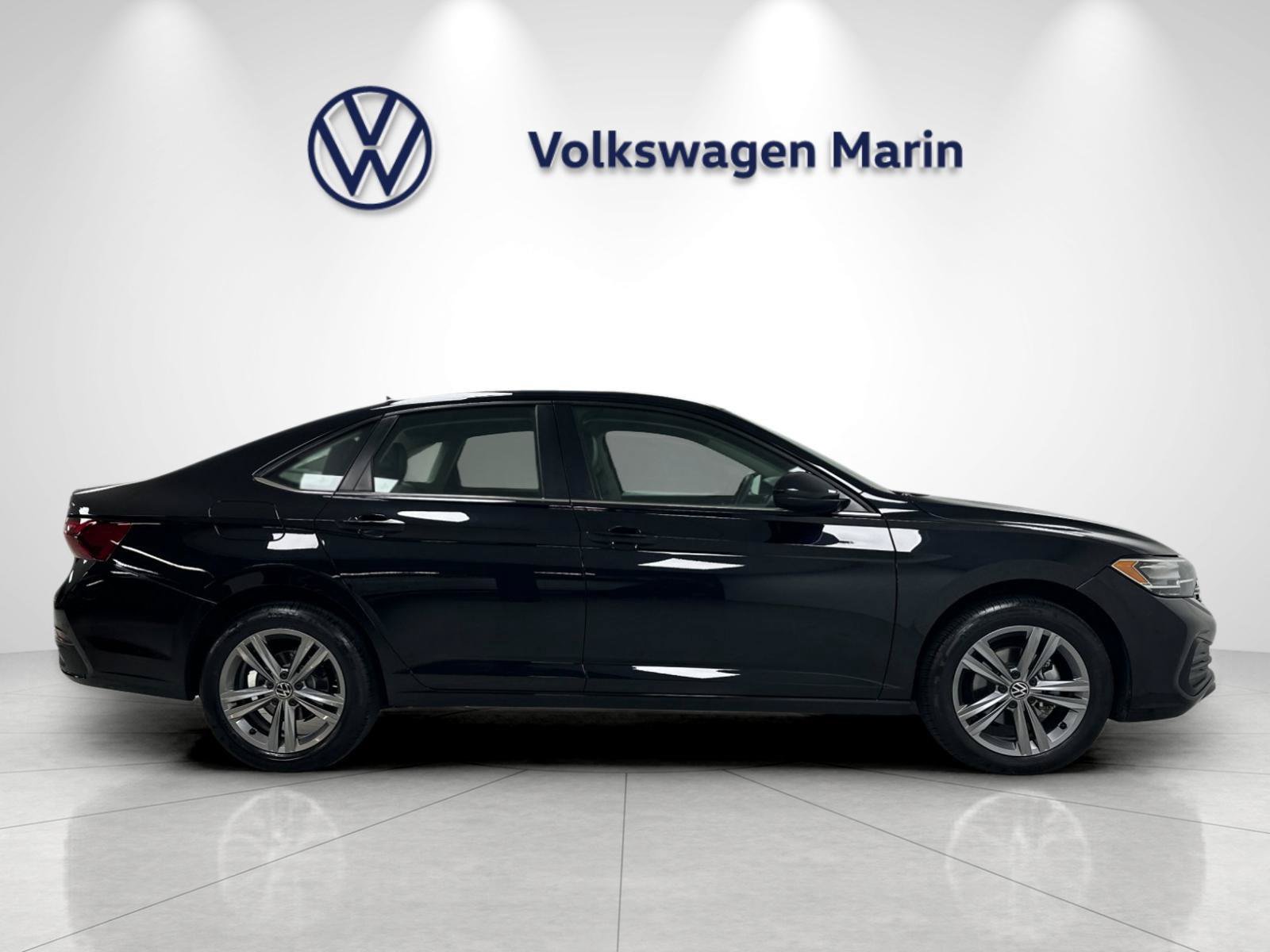 Used 2023 Volkswagen Jetta SE w/ Panoramic Sunroof Package FWD image 6