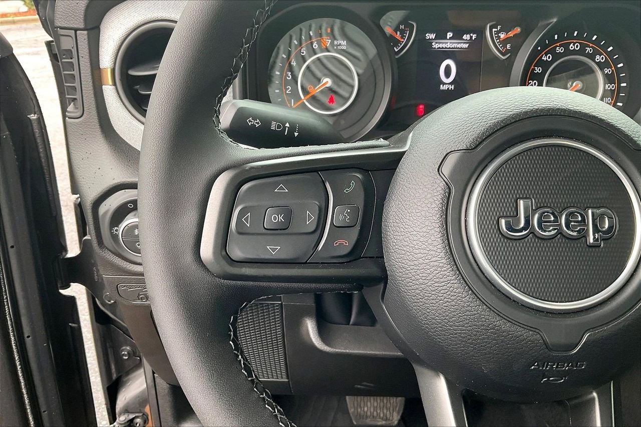 New 2025 Jeep Gladiator Sport image 25