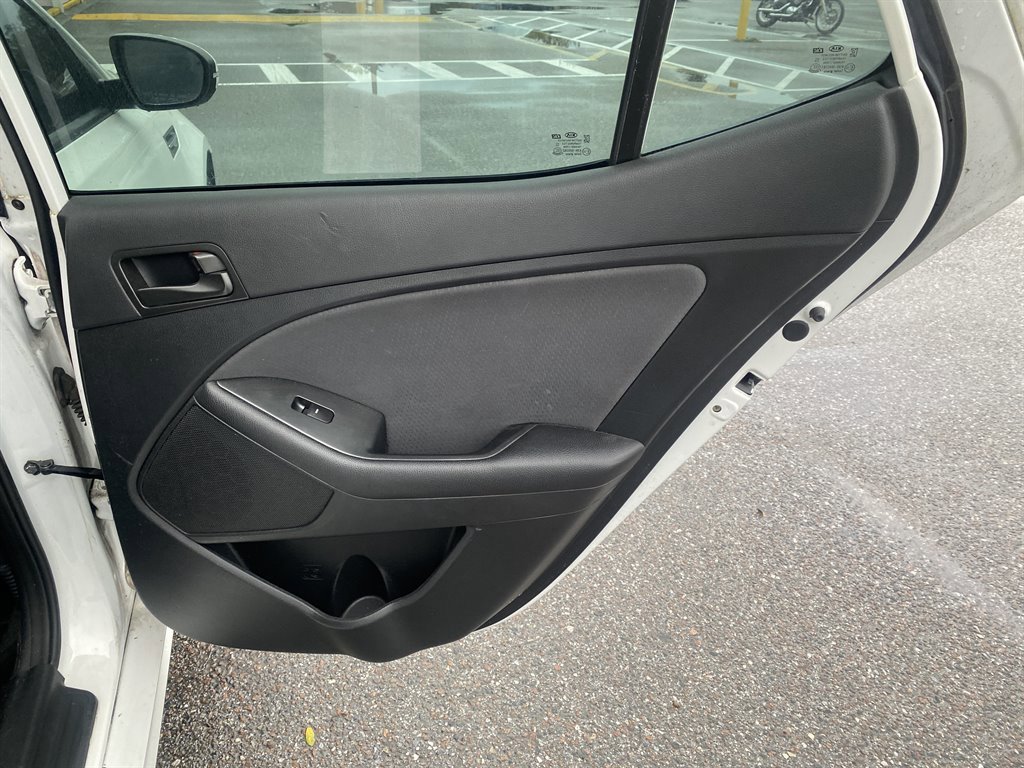 Used 2015 Kia Optima LX image 11
