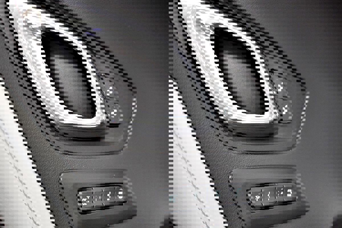 Used 2017 Chevrolet Camaro SS w/ LPO, Ground Effects Package image 19