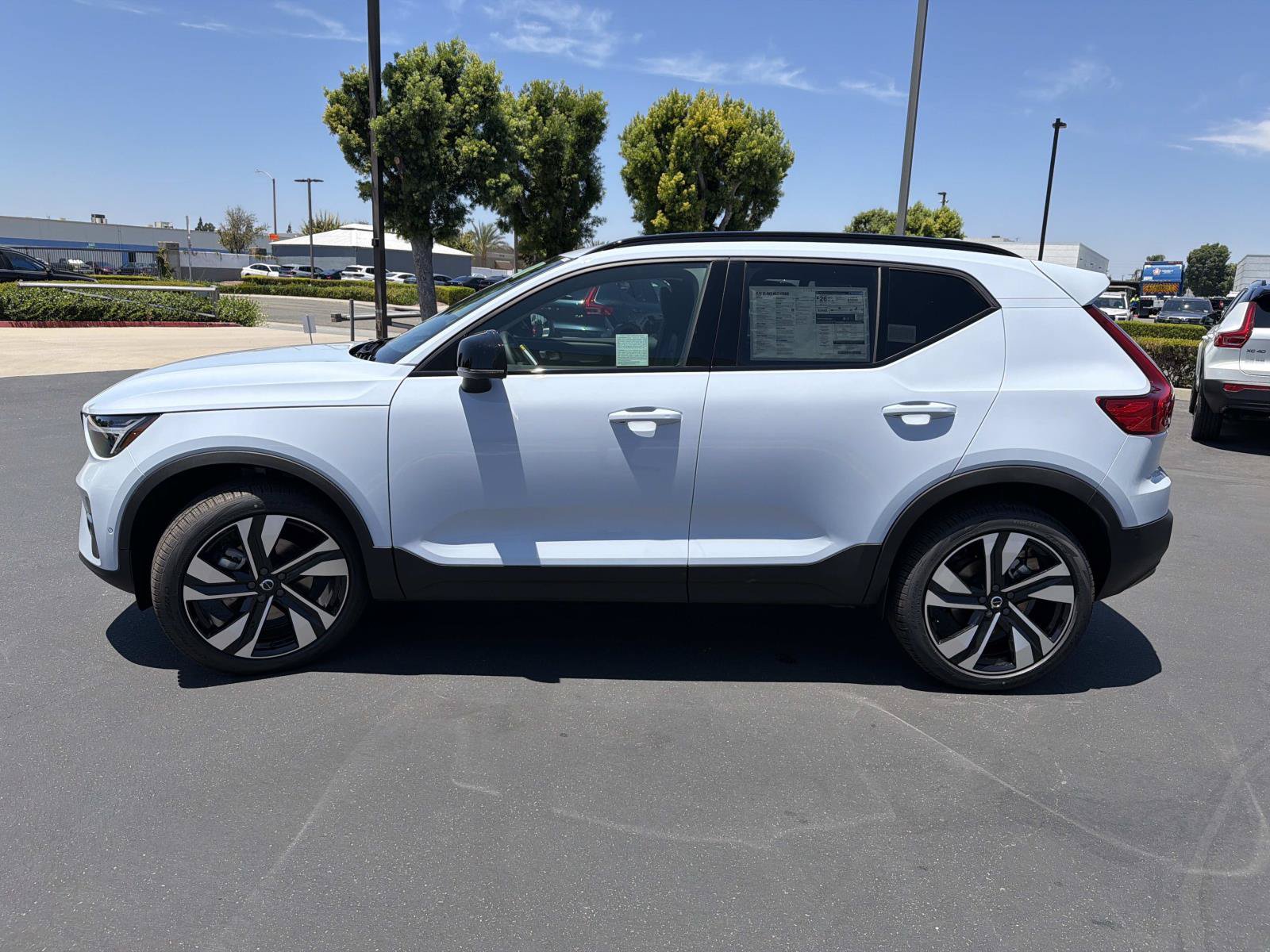 New 2026 Volvo XC40 B5 Plus w/ Protection Package Premier AWD/4WD image 4