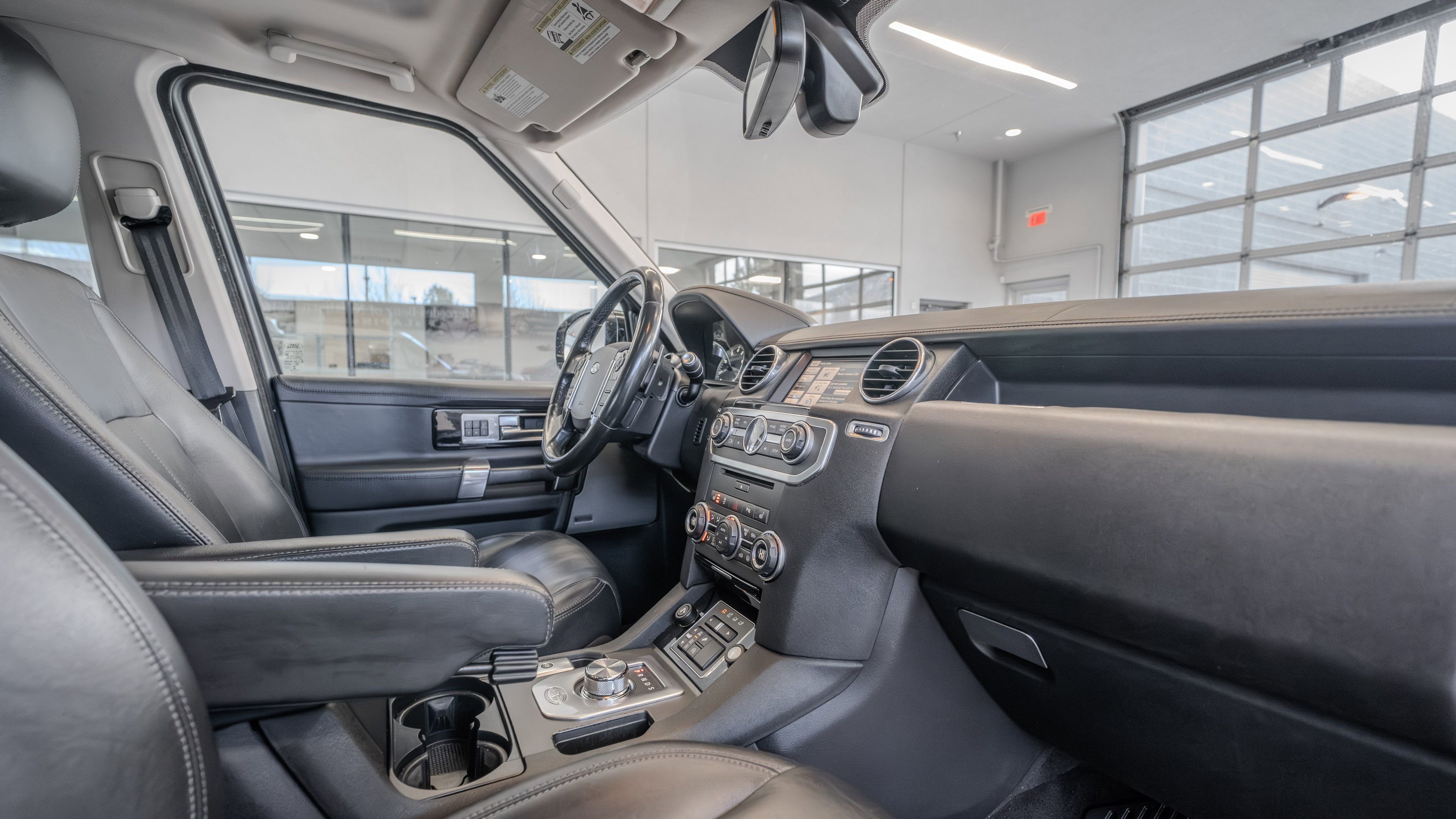 Used 2015 Land Rover LR4 HSE LUX image 17