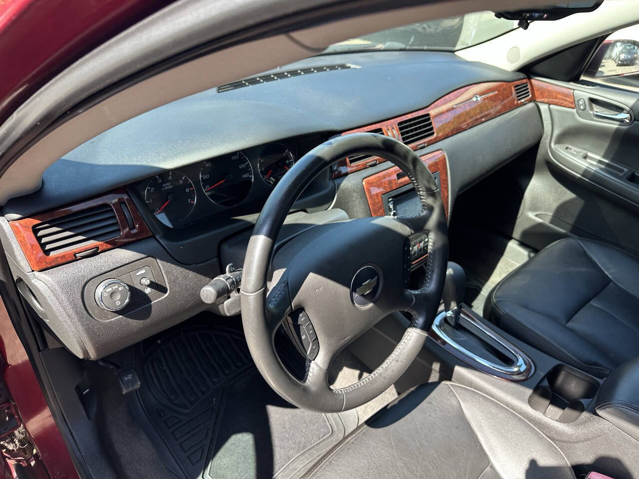 Used 2008 Chevrolet Impala LT w/ Luxury Edition Package FWD image 14