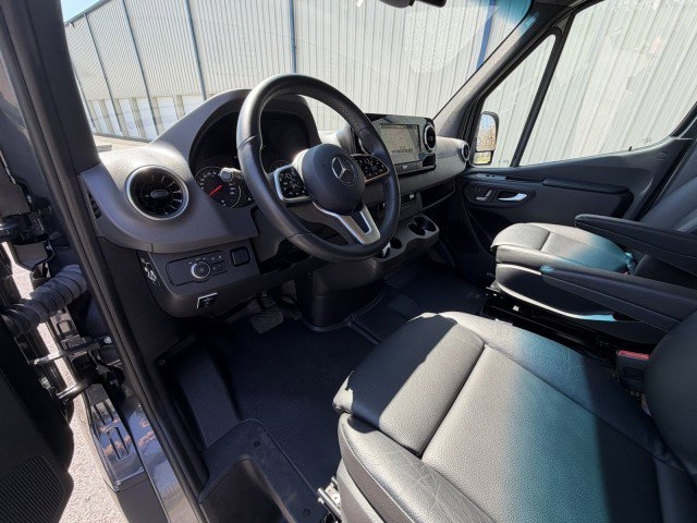 Used 2022 Mercedes-Benz Sprinter 2500 image 37