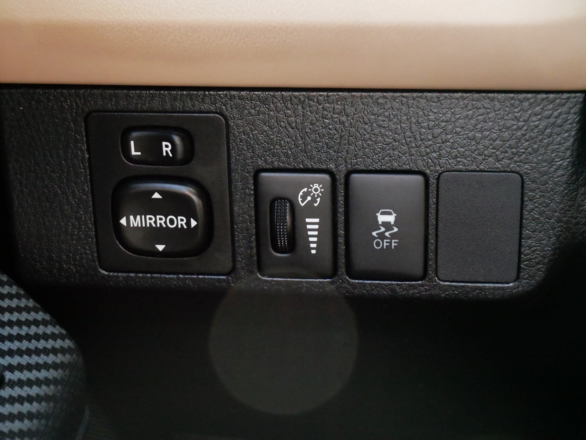 Used 2013 Toyota RAV4 LE AWD/4WD image 27