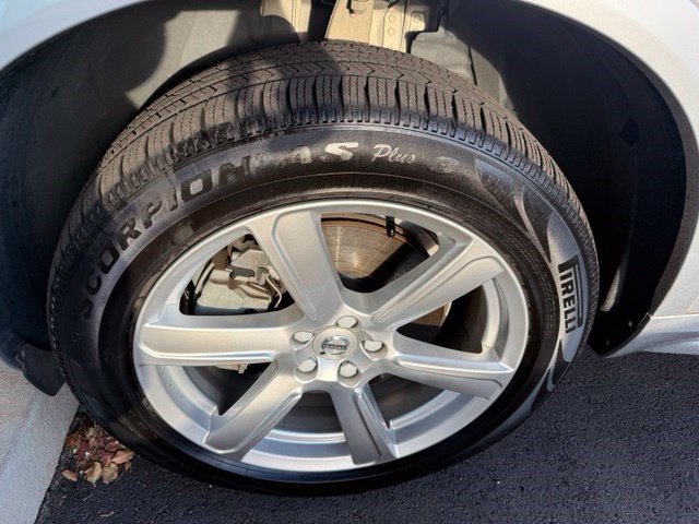 Used 2020 Volvo XC90 T6 Momentum AWD/4WD image 5