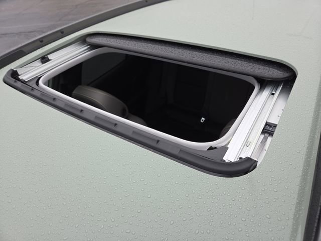 New 2026 Chevrolet Trax ACTIV w/ Sunroof Package image 3