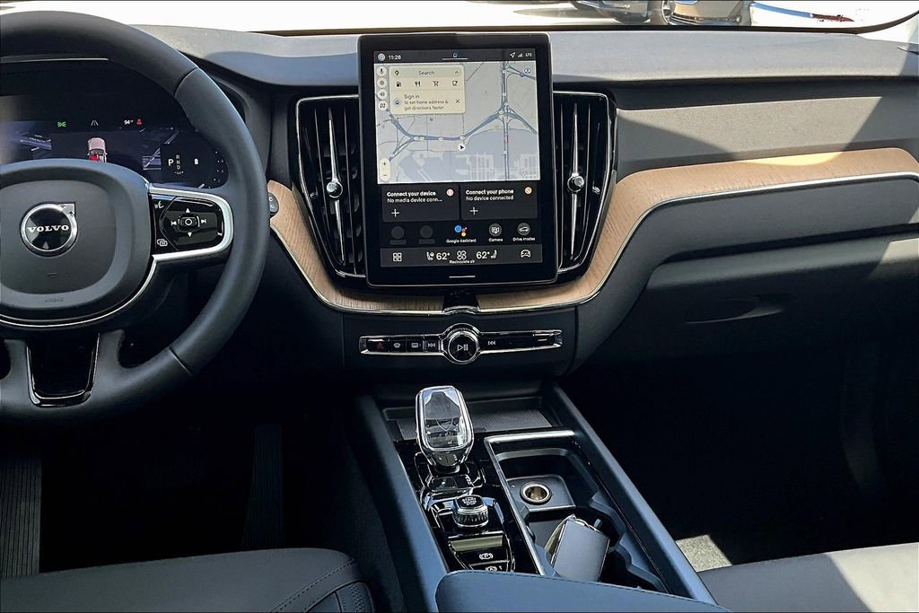 New 2026 Volvo XC60 B5 Plus w/ Climate Package image 18