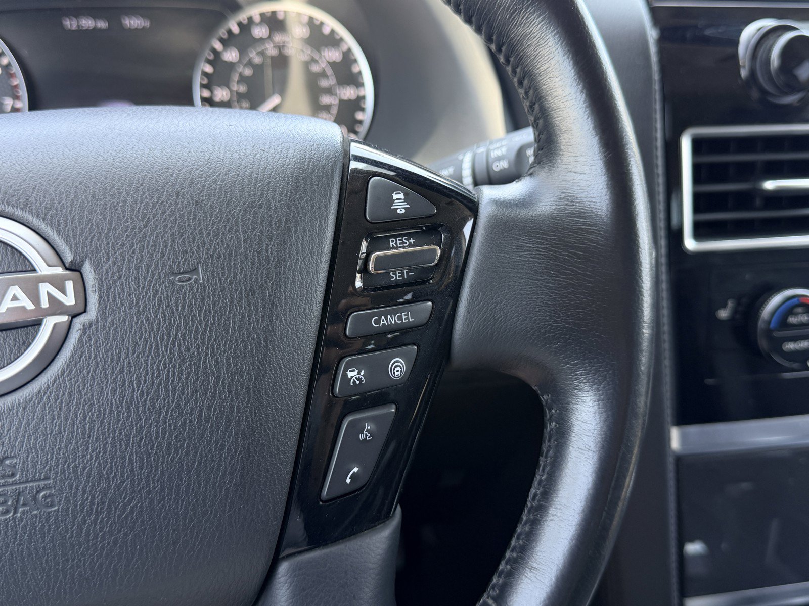 Used 2023 Nissan Armada SV AWD/4WD image 27