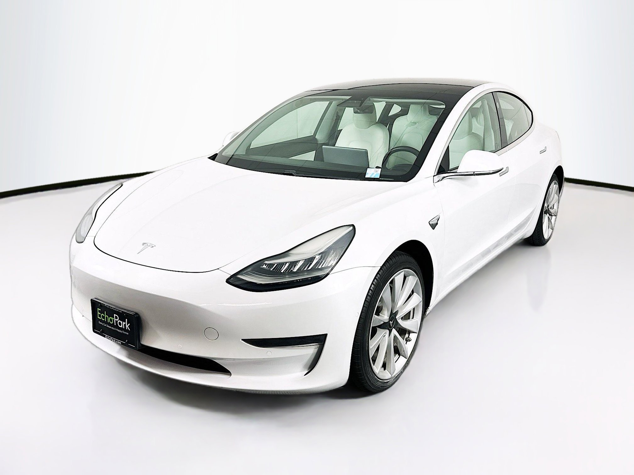 Used 2020 Tesla Model 3 Standard Range Plus image 3