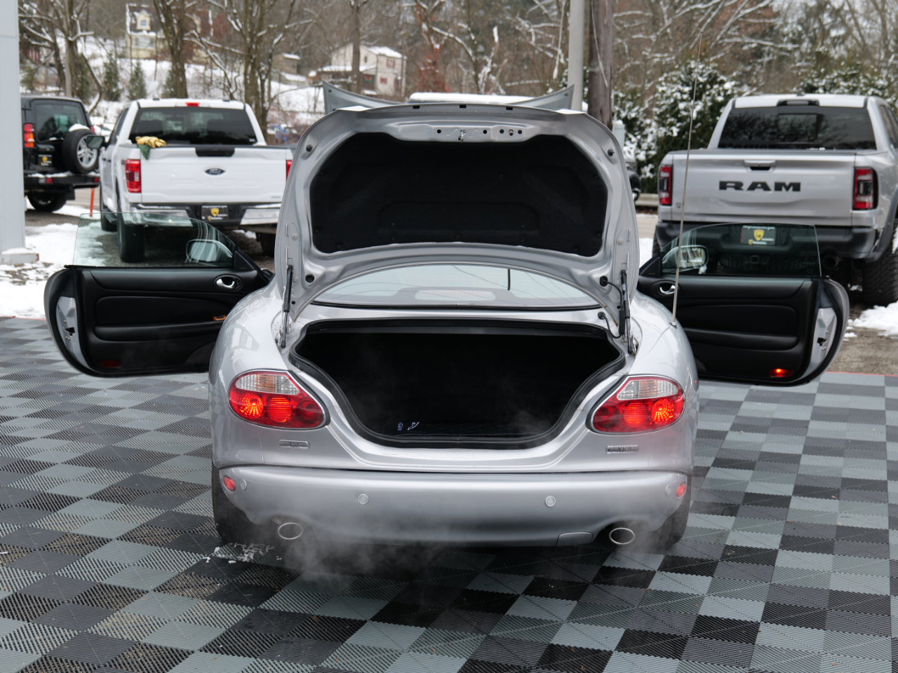 Used 2004 Jaguar XK8 Coupe image 54