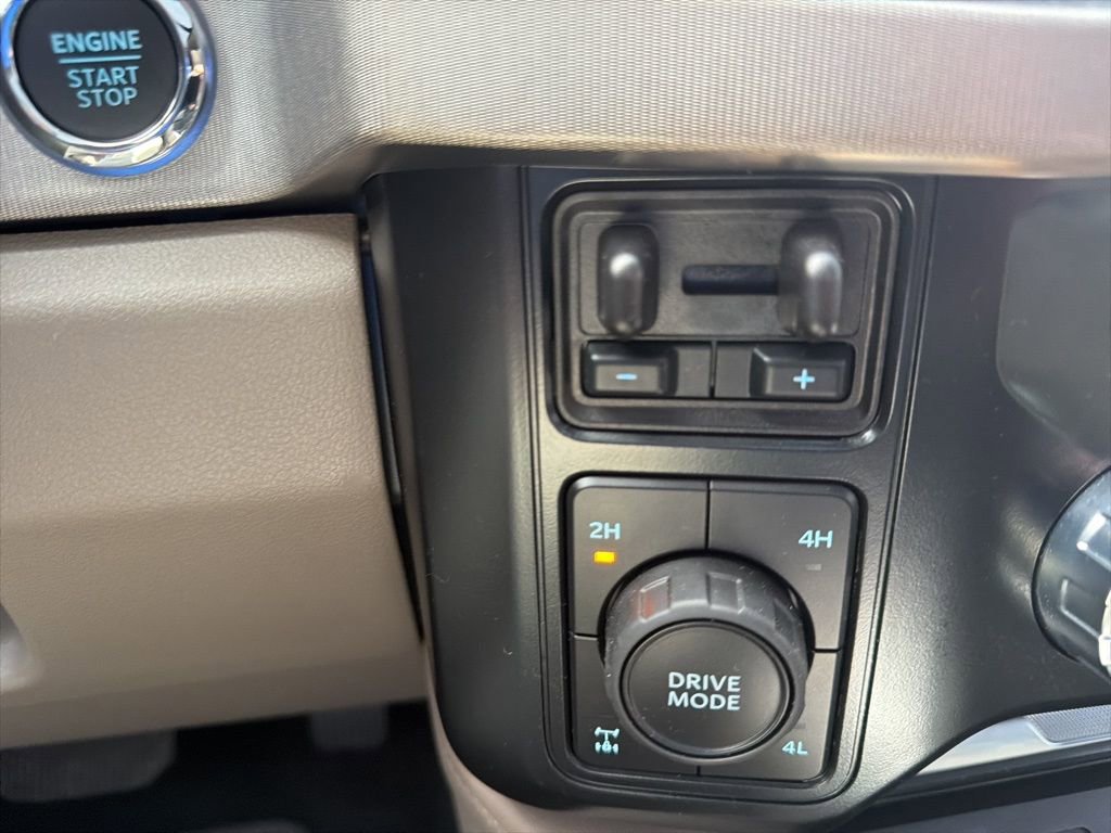 Used 2025 Ford F250 Platinum w/ Platinum Plus Package AWD/4WD image 21
