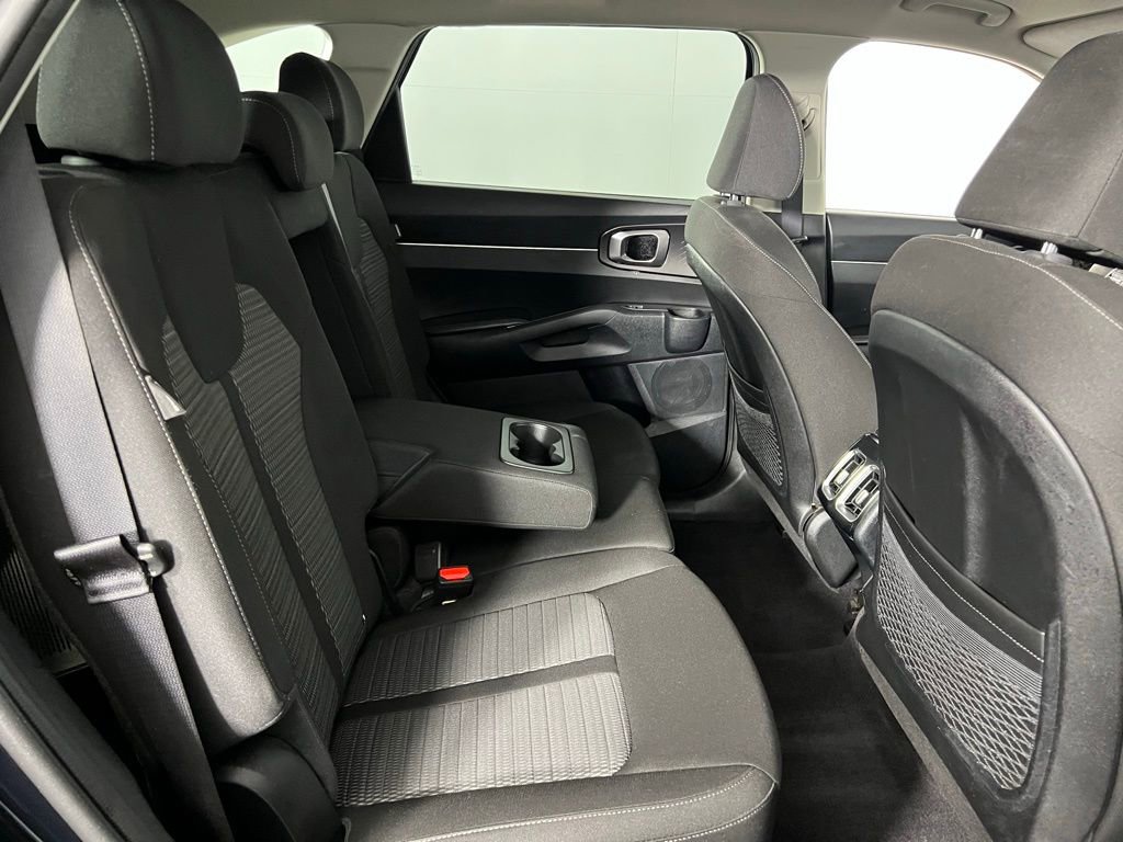 Used 2024 Kia Sorento LX image 28
