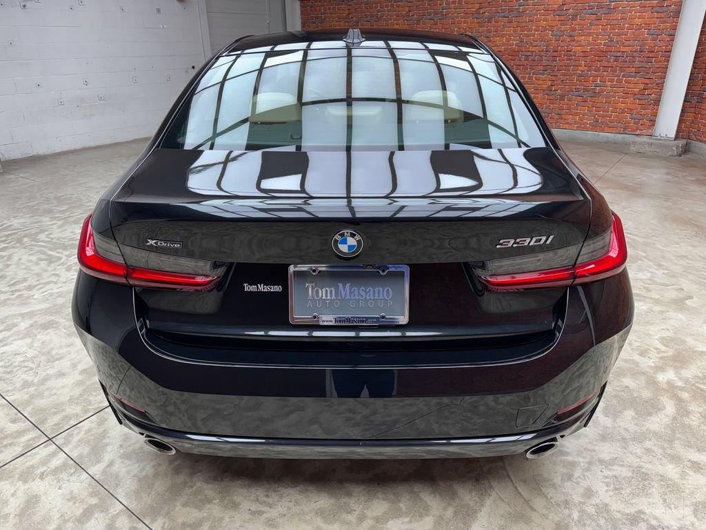 Certified 2023 BMW 330i xDrive Sedan w/ Convenience Package AWD/4WD image 4