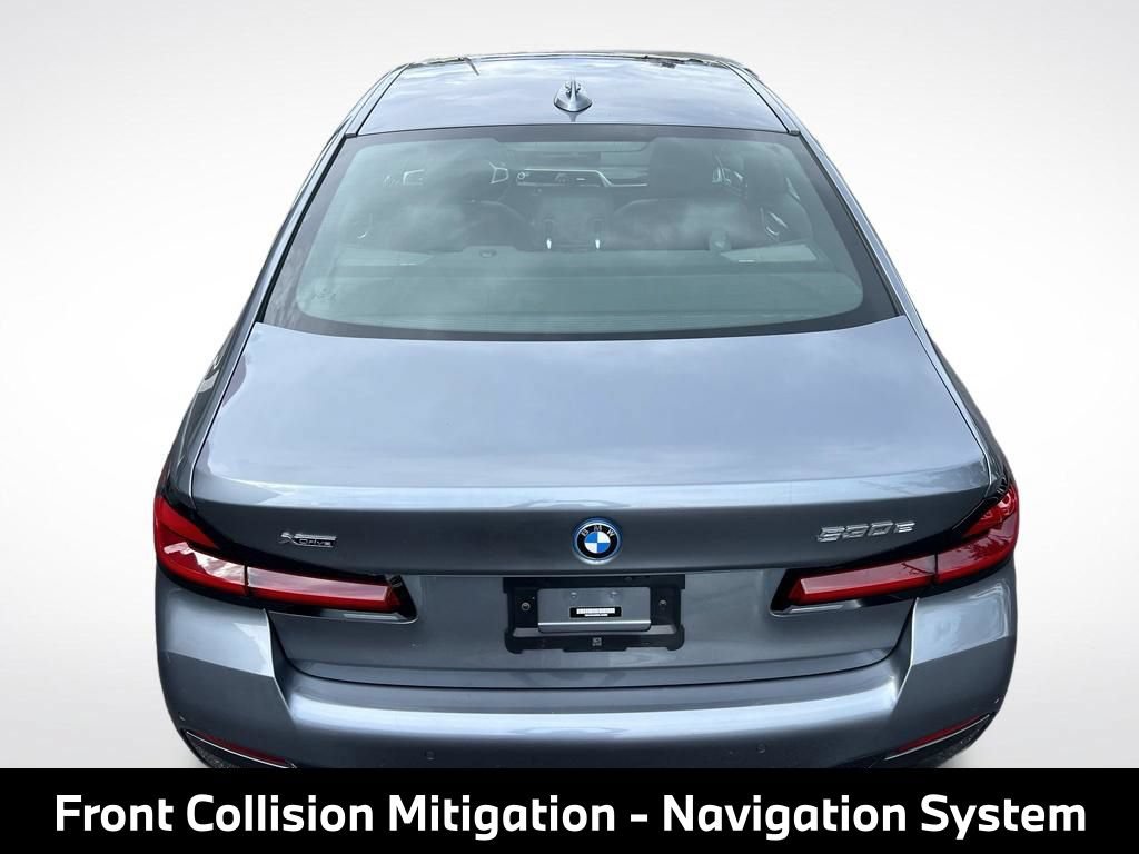 Used 2022 BMW 530e xDrive w/ Premium Package AWD/4WD image 8
