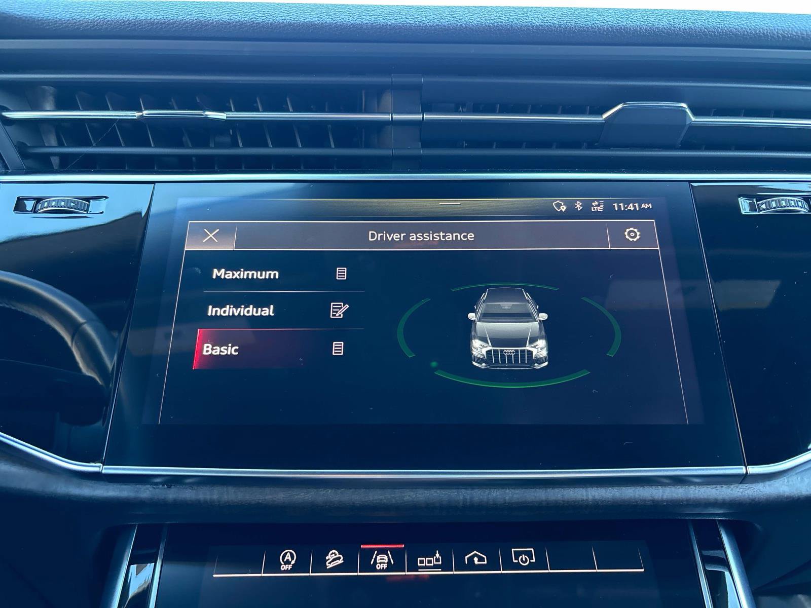 Used 2019 Audi Q8 Premium Plus w/ Premium Plus AWD/4WD image 29