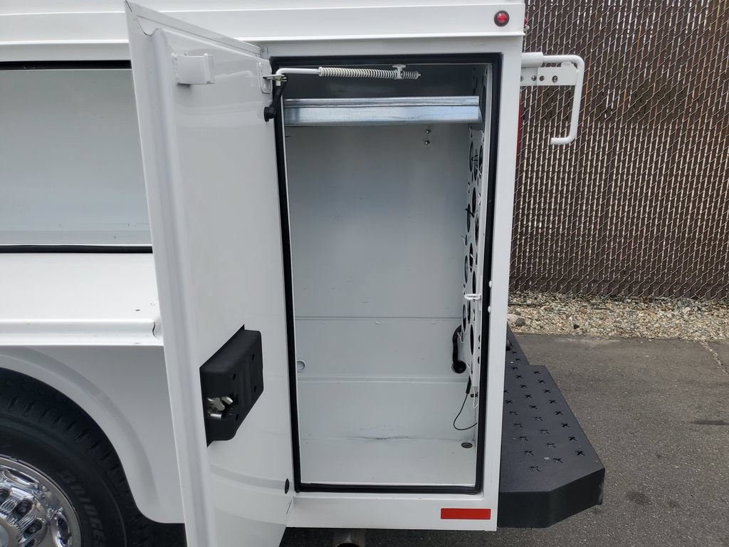 Used 2024 Chevrolet Express 3500 w/ Power Convenience Package RWD image 15