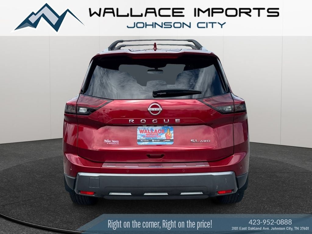 Used 2025 Nissan Rogue SL AWD/4WD image 4