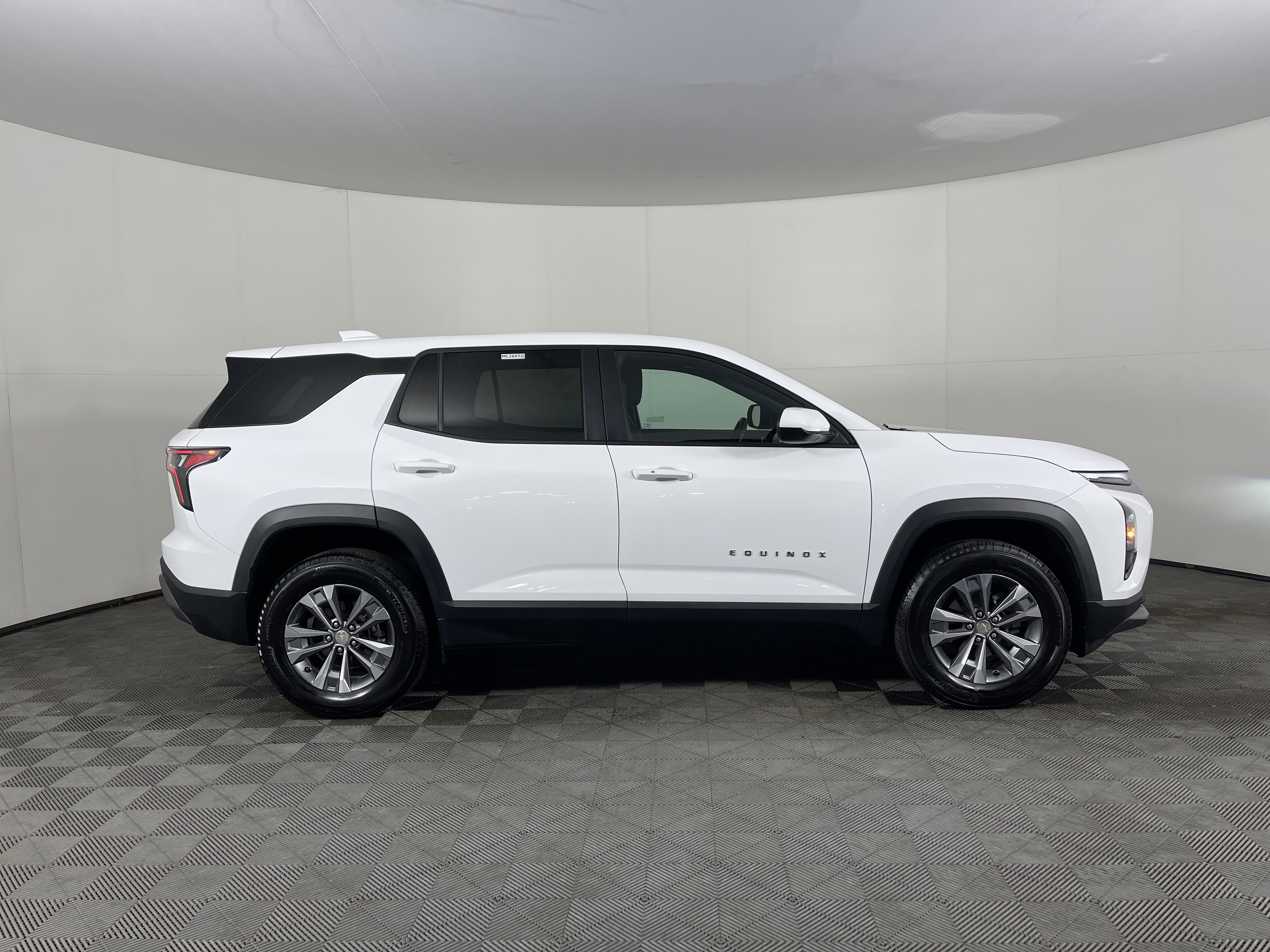 Used 2025 Chevrolet Equinox LT image 5