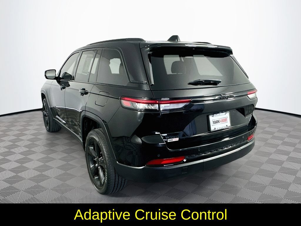 Used 2023 Jeep Grand Cherokee Altitude AWD/4WD image 7