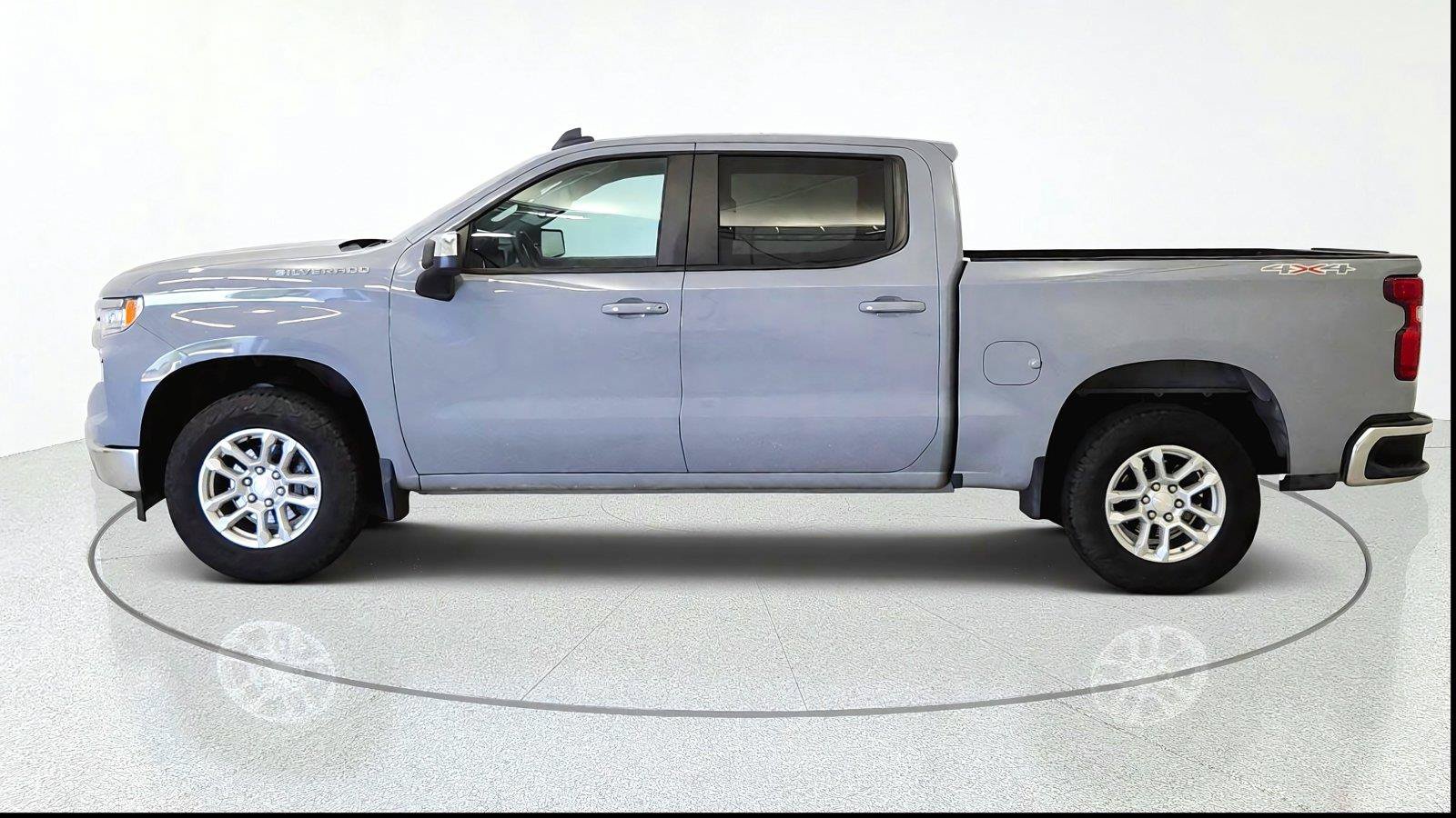Used 2024 Chevrolet Silverado 1500 LT AWD/4WD image 5