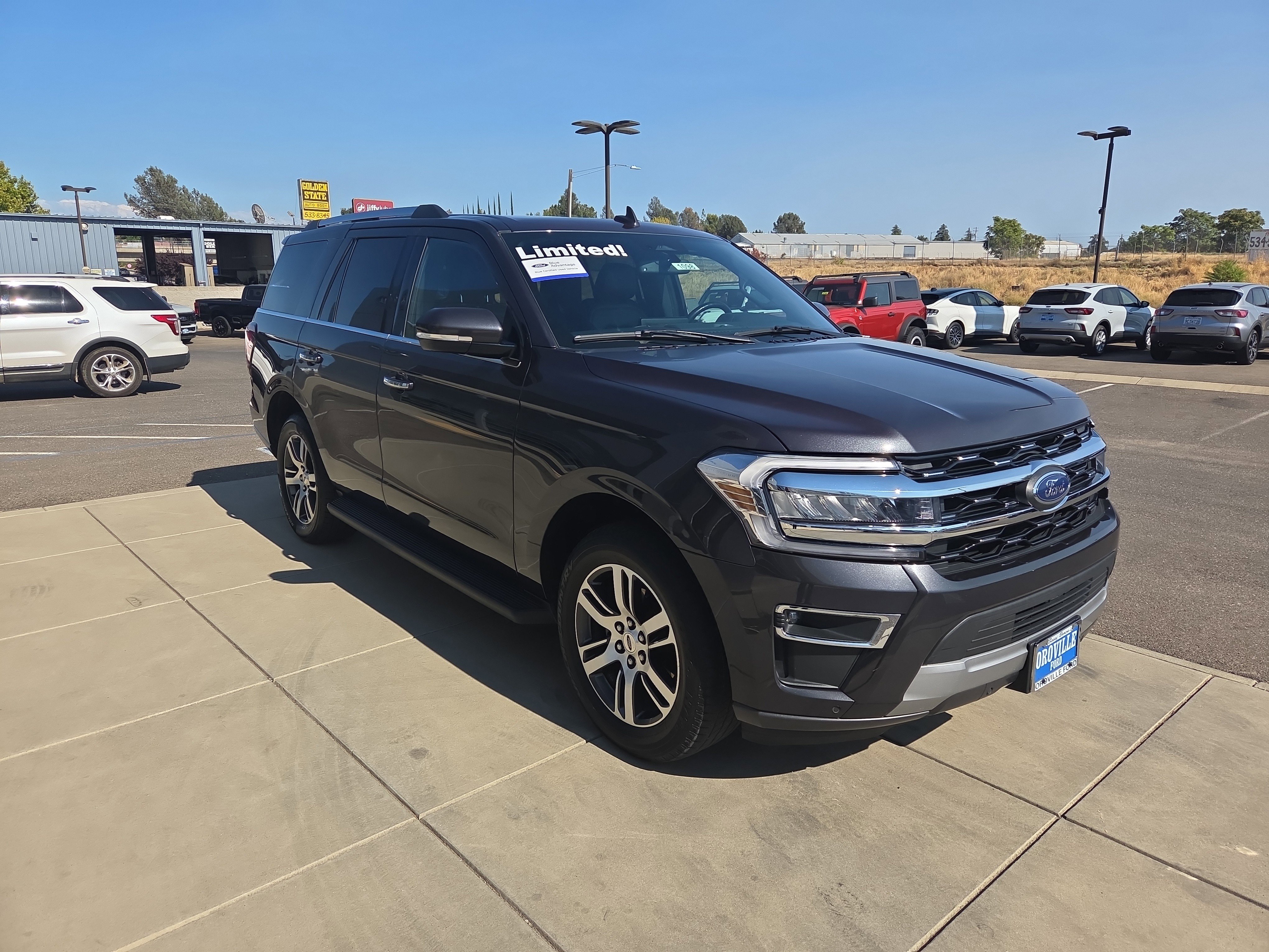 Used 2024 Ford Expedition Limited image 7