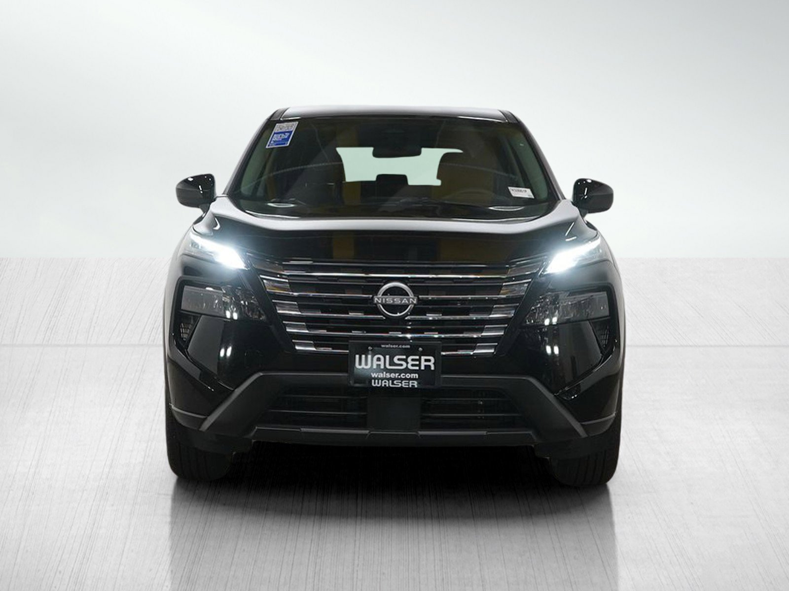 Used 2025 Nissan Rogue SV image 8