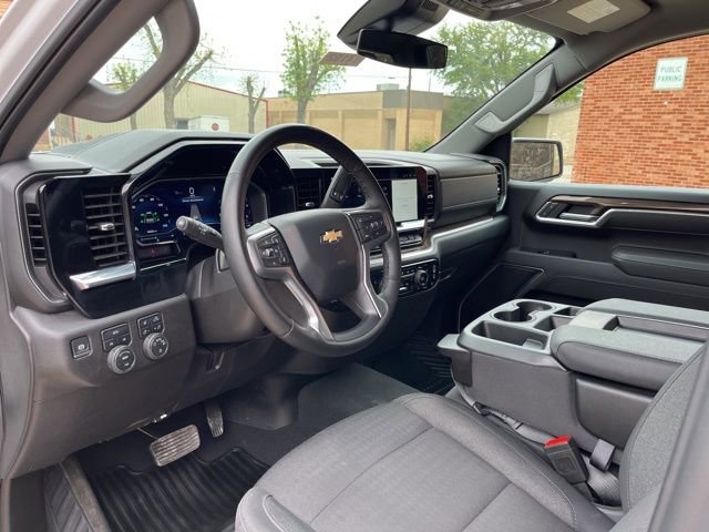Used 2025 Chevrolet Silverado 1500 LT w/ Safety Package AWD/4WD image 15