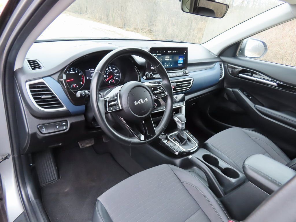Certified 2023 Kia Seltos S w/ Navigation Package image 22