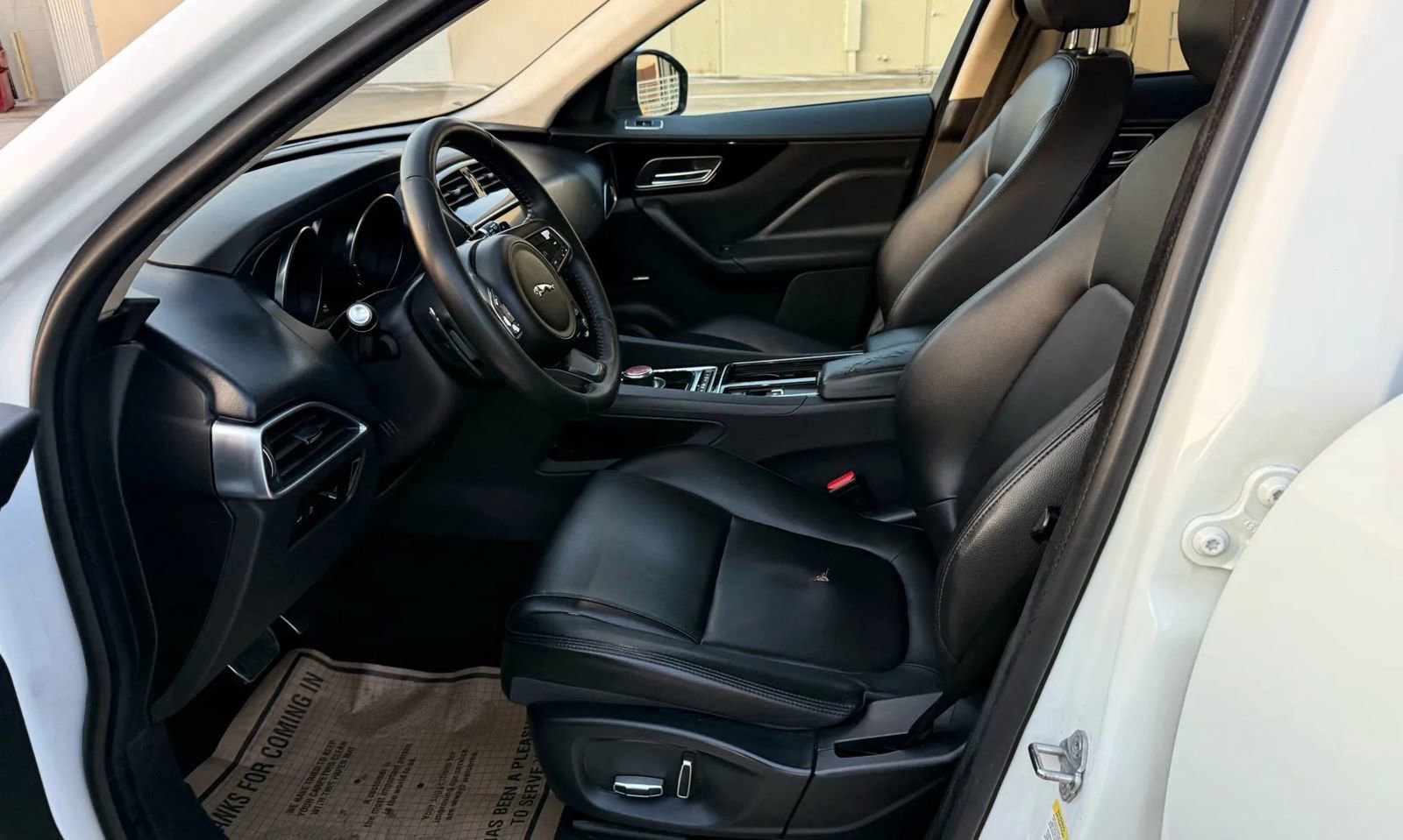 Used 2019 Jaguar F-PACE image 13