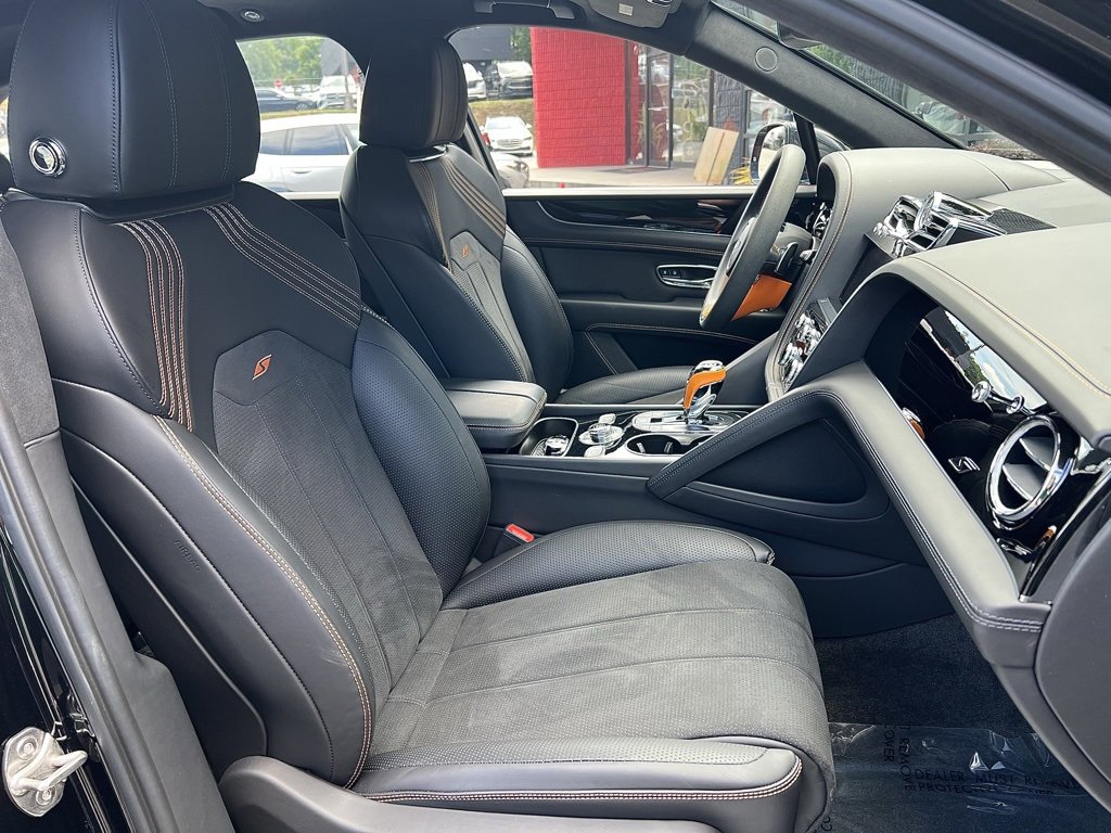 Used 2023 Bentley Bentayga image 34