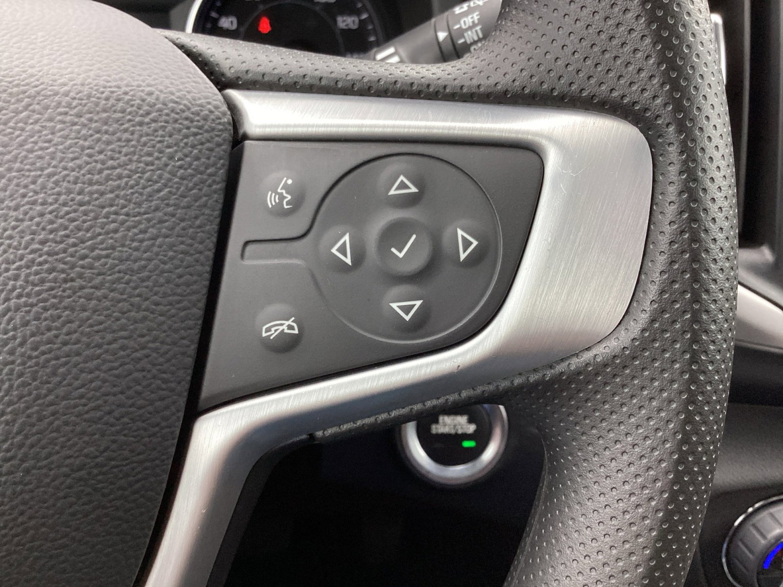 Used 2023 GMC Terrain SLE w/ Driver Convenience Package image 19