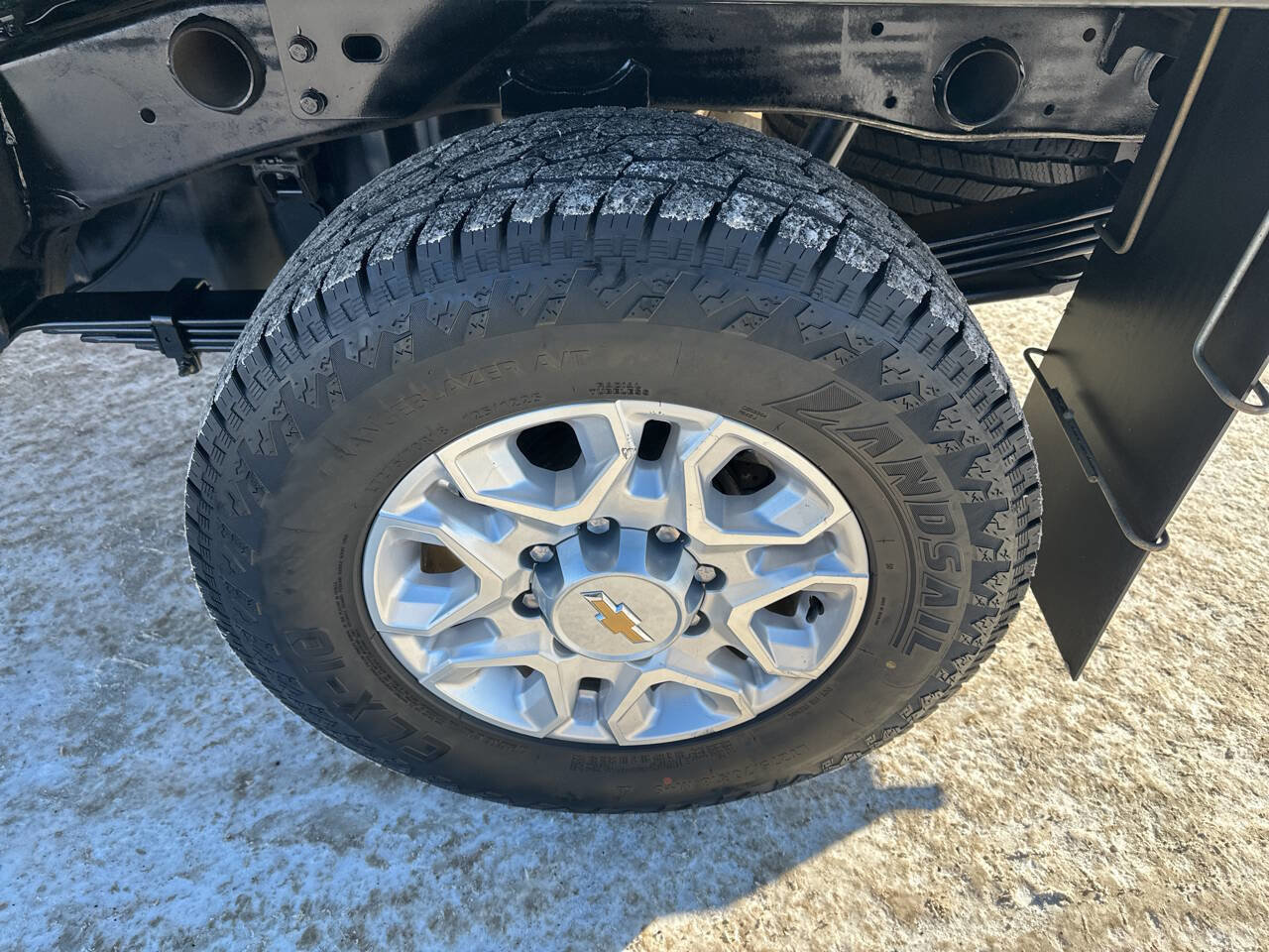 Used 2024 Chevrolet Silverado 2500 LT w/ Convenience Package image 12