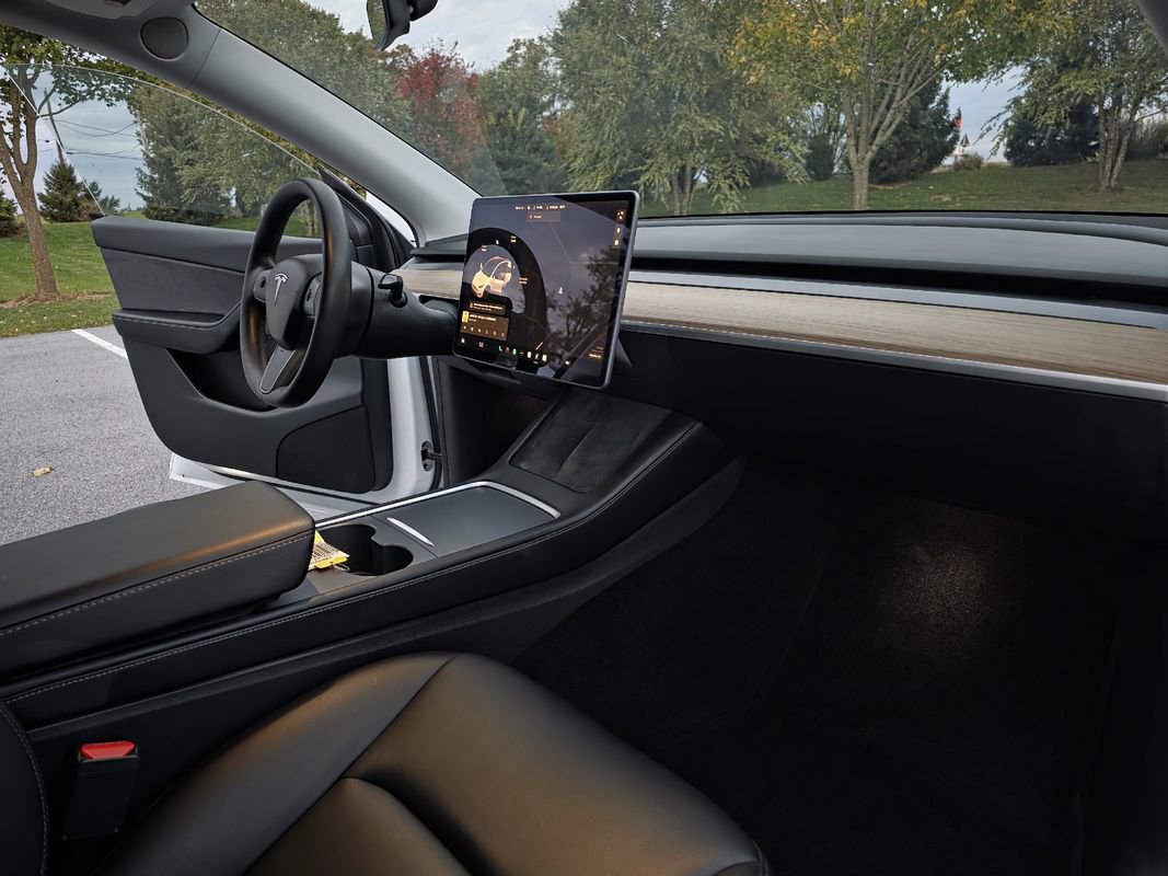 Used 2021 Tesla Model Y Long Range image 15